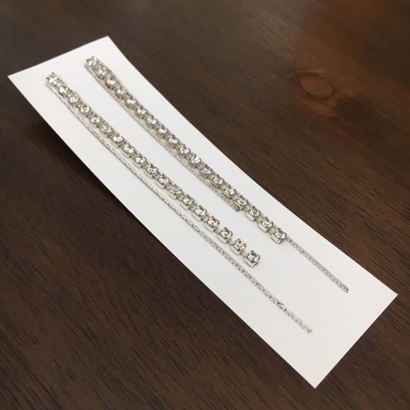 Silver & Diamond costume earrings - Picture 2 of 3